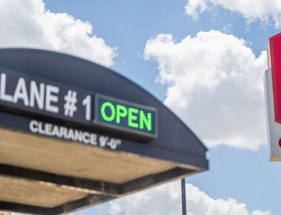 Los restaurantes de comida rápida están cambiando al servicio de autoservicio únicamente - Drive Through Systems